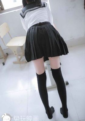 富婆找两个黑人3p在线视频