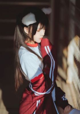迪拜的女孩在线