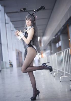 年轻的女教师2完整版